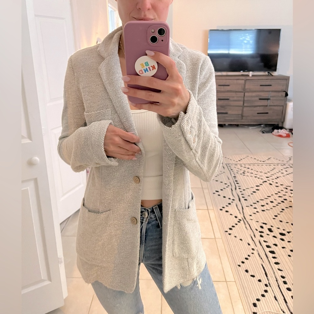 Never worn, with tags, grey Faherty cotton blazer